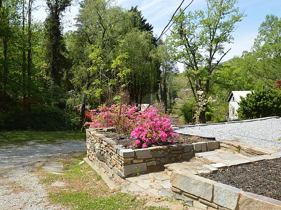 5th image of 191 Flat Rock Hill Rd