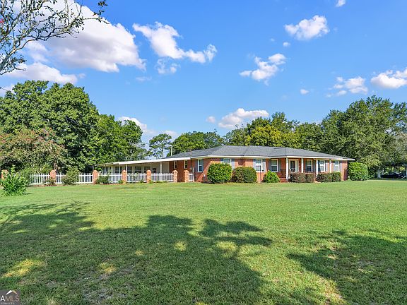 2nd image of 1069 Funston Sigsbee Rd