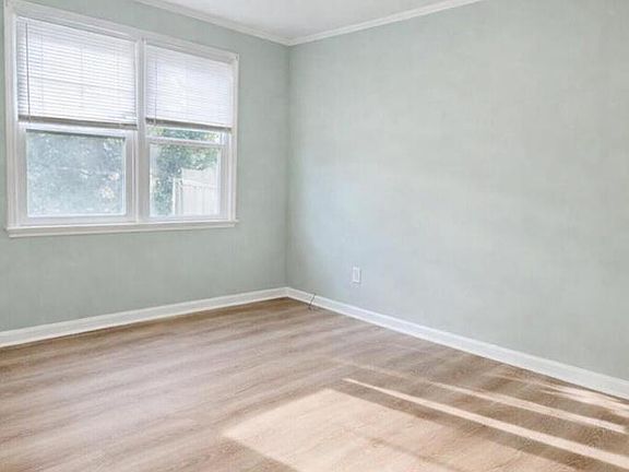 4th image of 314 Starling St #1