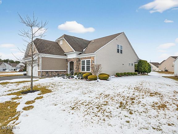 4th image of 35 Addlestone Lane