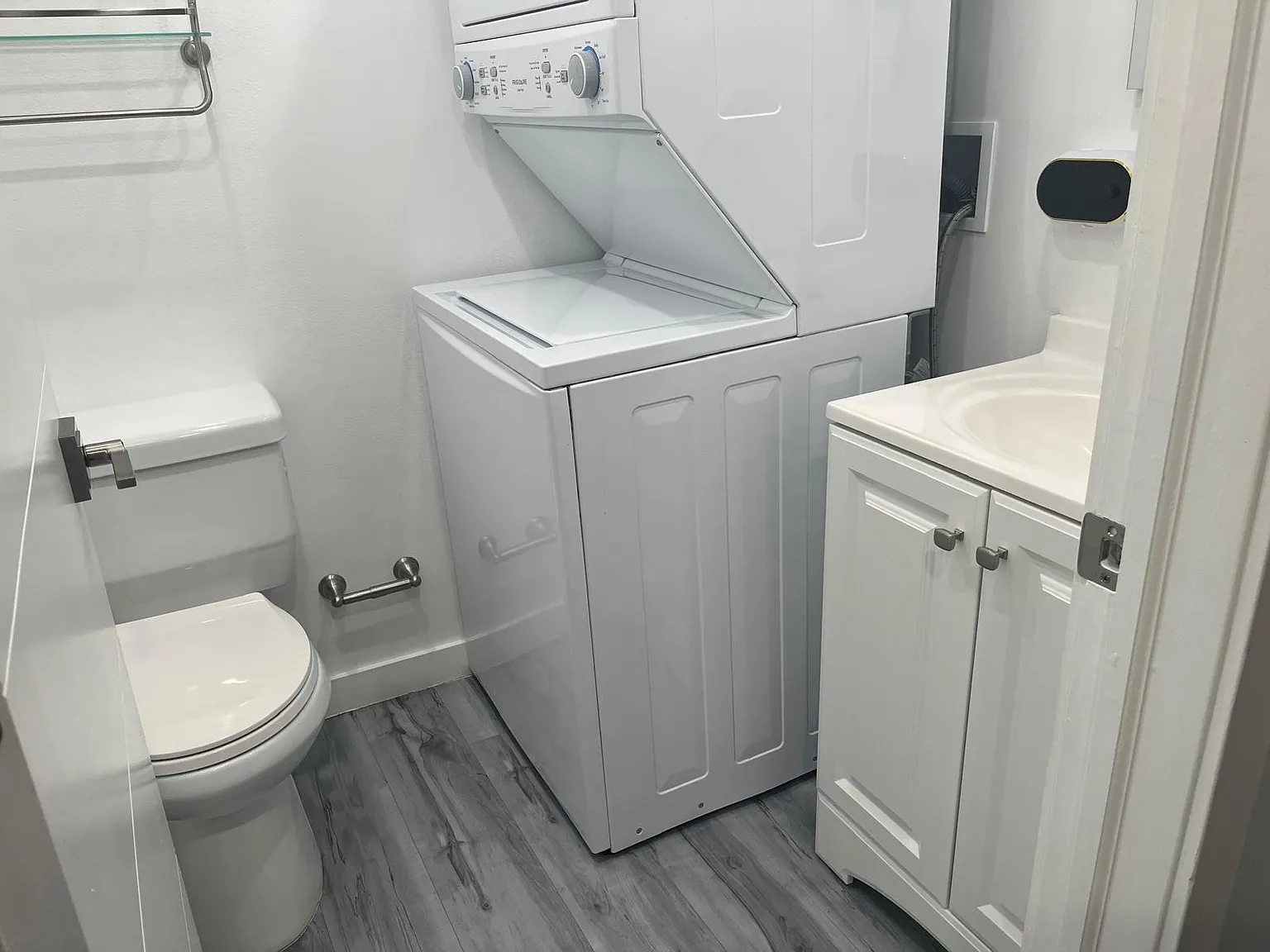 1 bed, 1.5 bath, 770 sqft, $2,000 — Photo 2