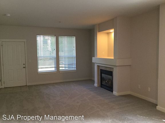 5th image of 10620 221st Ln NE Unit 102