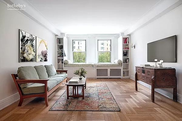 1st image of 300 W 108th St APT 3A
