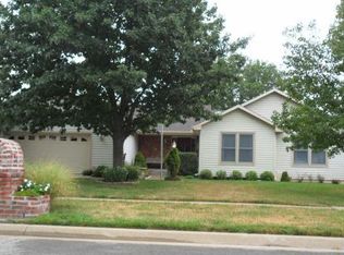 2226 SW Brookfield St, Topeka, KS 66614