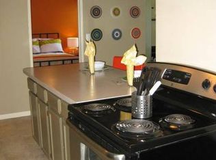 877 Benedetti Dr APT 106, Naperville, IL 60563