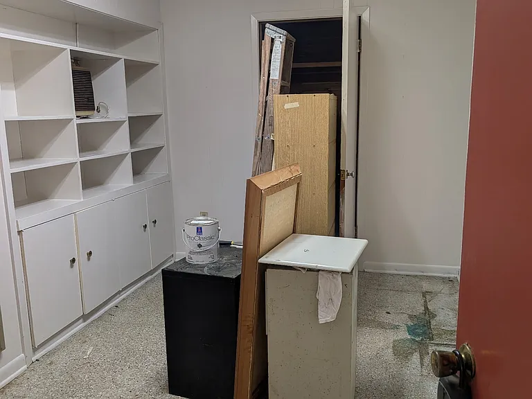 223 Stephanie Ave — Photo 33