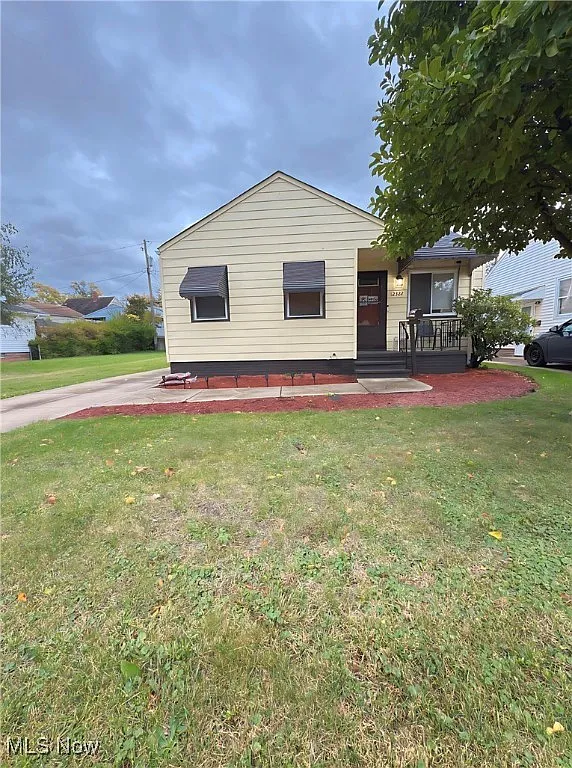 12322 Garland Ave photo 1