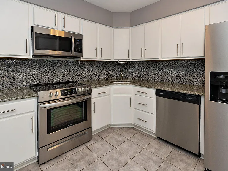 10 Sumac Ct #B — Photo 15