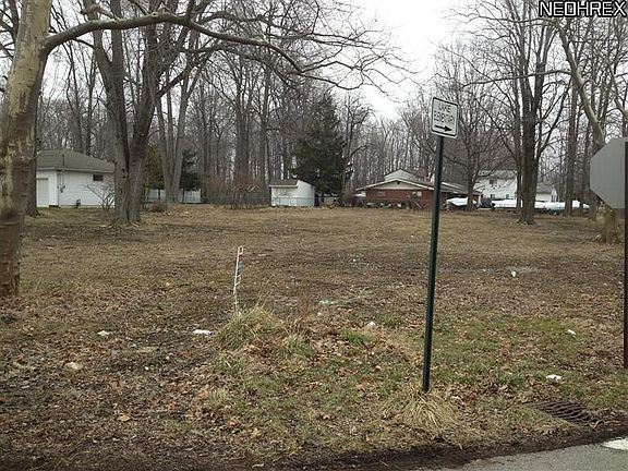 5th image of 5845 Lake St