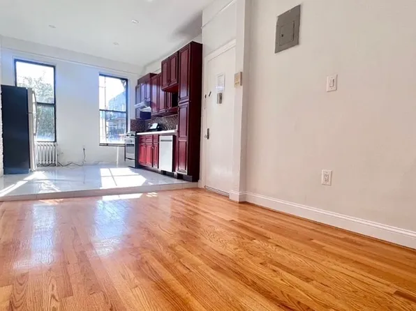 842 Bushwick Avenue image 2 of 8