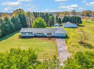 103 Peartree Ln, Anderson, SC 29625