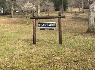 3 Bear Ln, Hiawassee, GA 30546