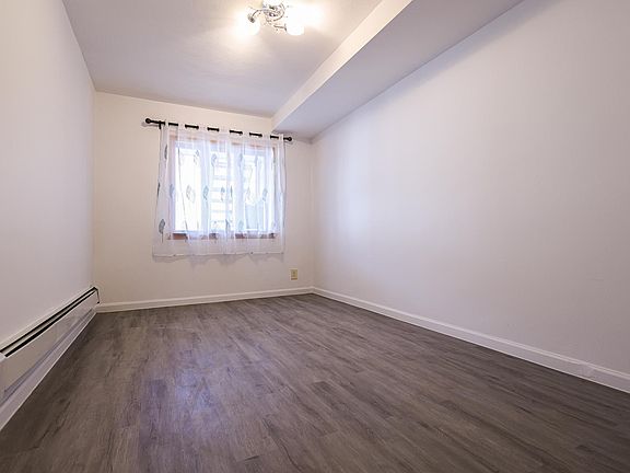 3rd image of 1855 E 52nd St Floor 1