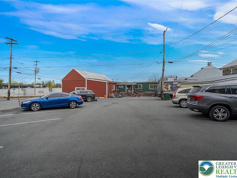 168 W Main St #3F — Photo 12