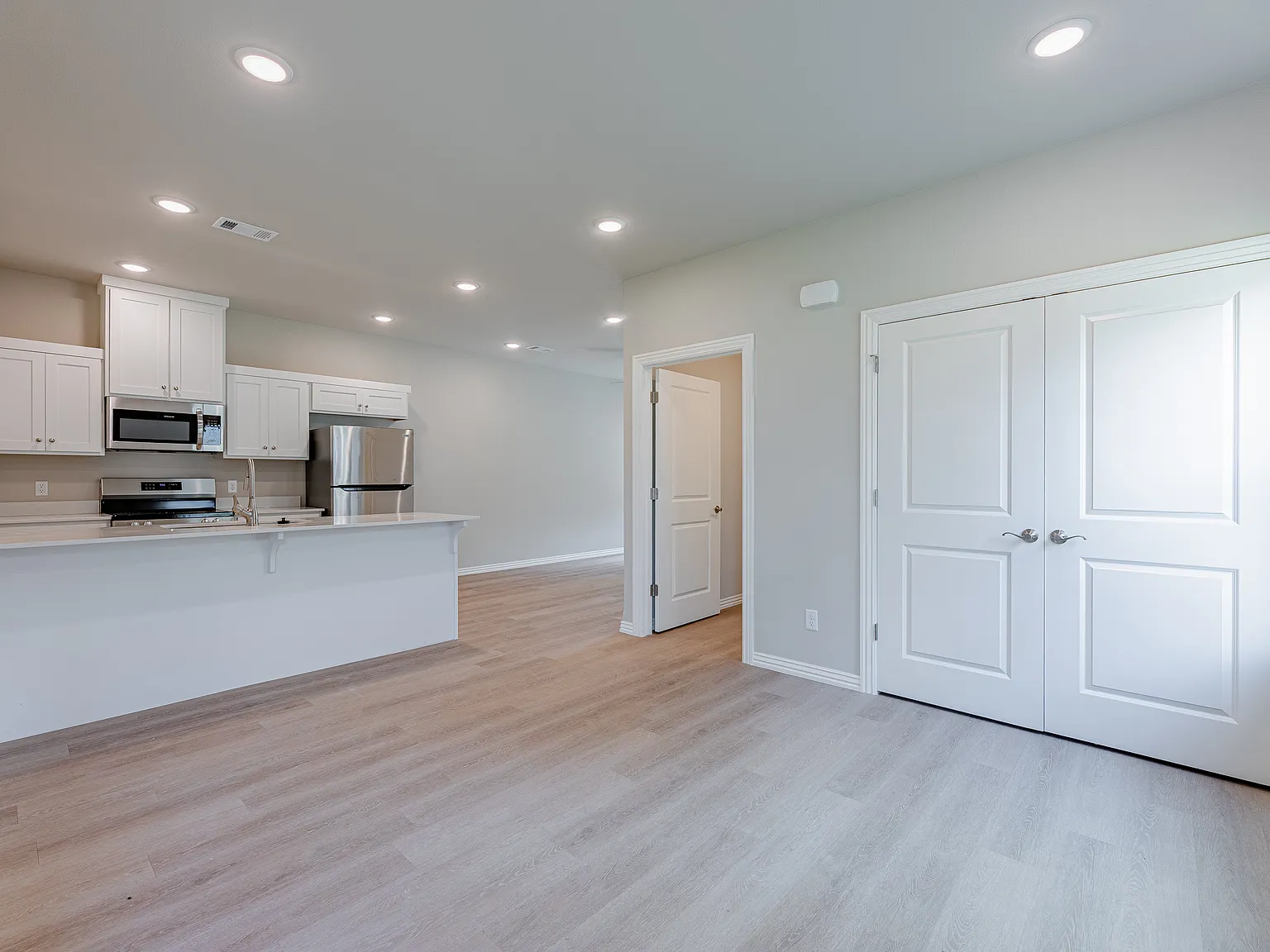 1406 SW Poigai Way - 1 — Photo 3