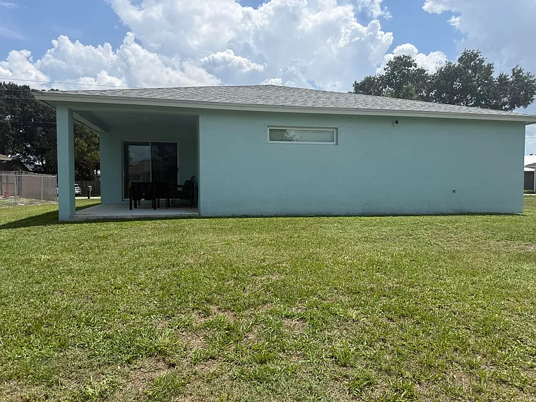 1081 SW McDevitt Ave — Photo 14
