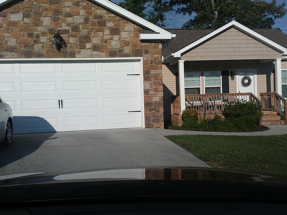 1st image of 660 Alexis Ln