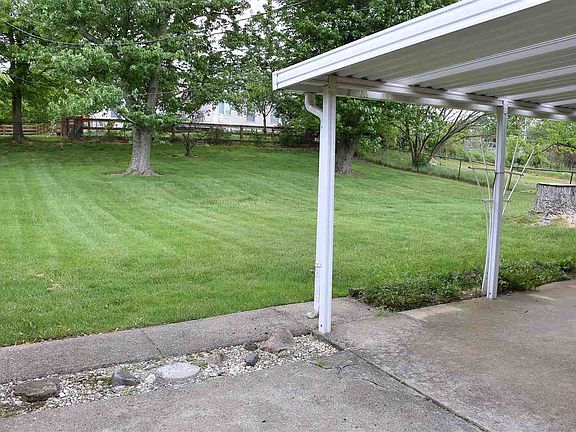 3rd image of 1039 Clubhouse Dr
