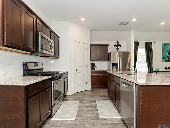 4th image of 13072 Bayberry Ave