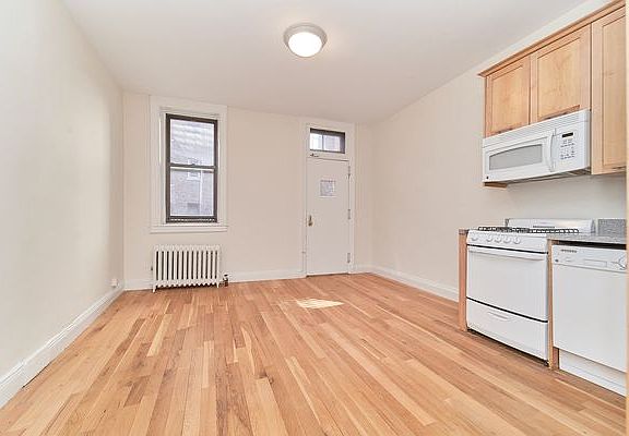 4th image of 117 E 89th St APT 1C