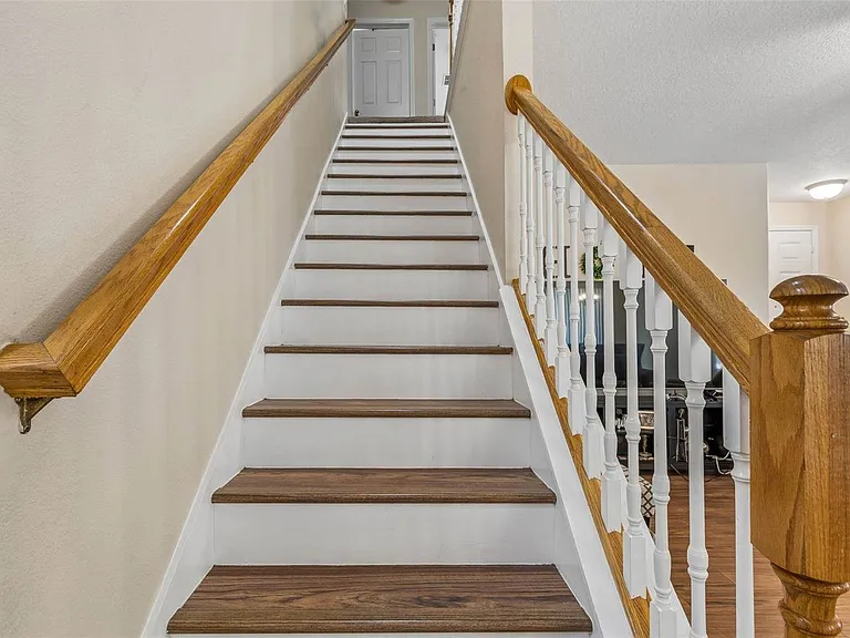 2401 Silvermoss Dr — Photo 23
