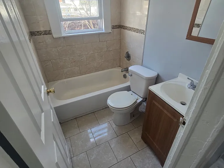 222 Elmwood Ave #2L — Photo 3
