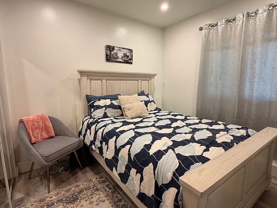 7817 Sedan Ave