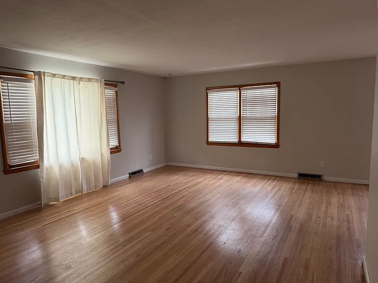 5444 N Athenian Ave — Photo 5