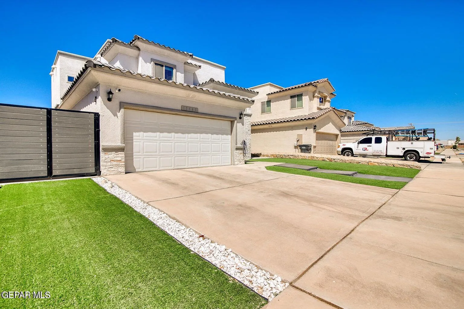 4 bed, 2.5 bath, 2147 sqft, $2,150 — Photo 2