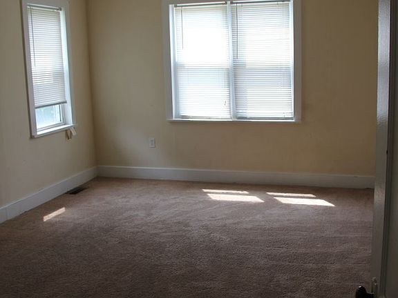 5th image of 200 Lindbergh Ave
