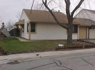 102 Elmwood Rd, Romeoville, IL 60446