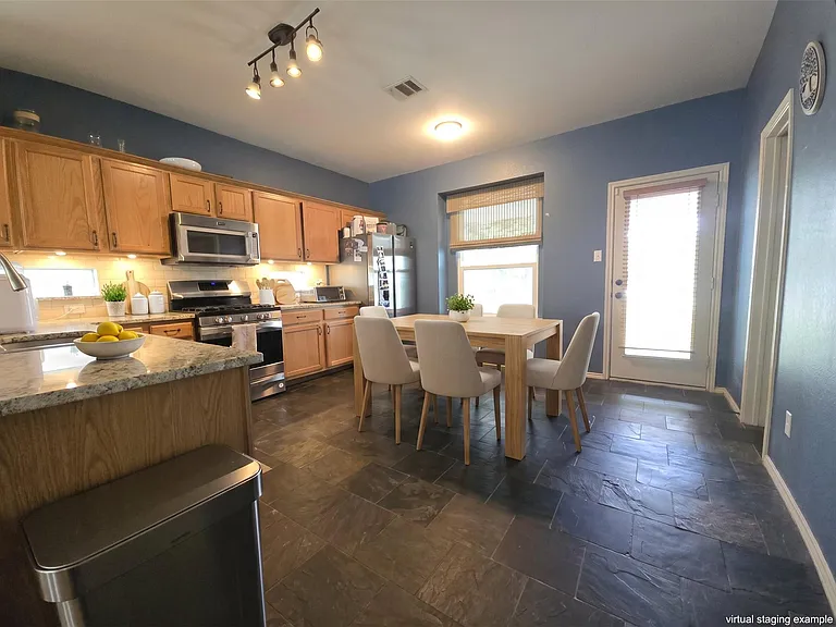 815 Bogart Rd — Photo 3