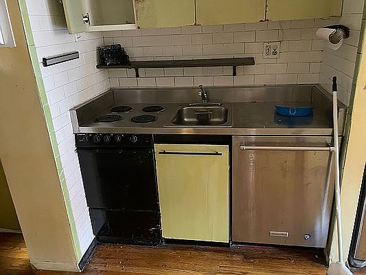 5th image of 212 E 88th St APT 4B