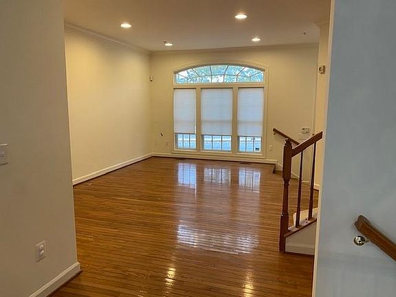 3rd image of 8191 Skelton Cir