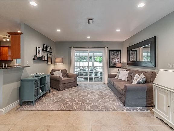 4th image of 2526 Lake Ellen Cir