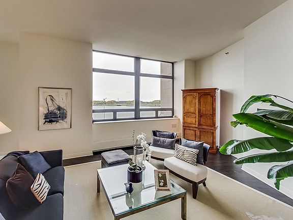 3rd image of 680 N Lake Shore Dr APT 203