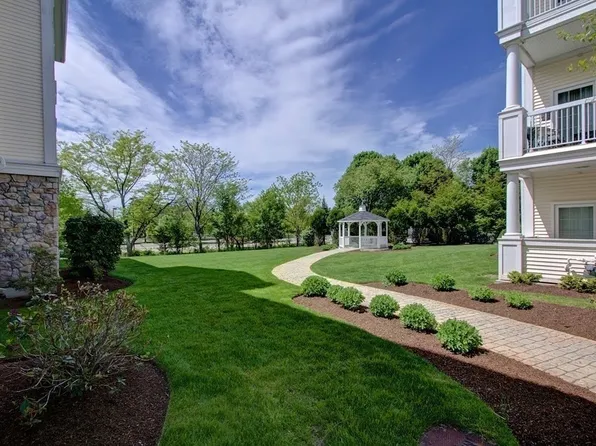1104 Davenport Ave #1104, Canton, MA 02021