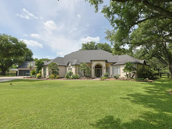 17514 Queenslake Dr, Cypress, TX 77429