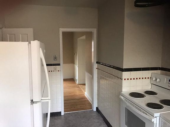 4th image of 5943 Beacraft Ave