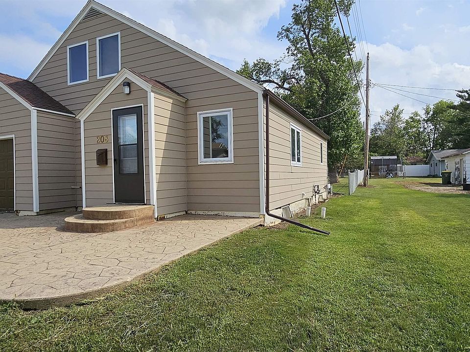 208 10th St SW, Pipestone, MN 56164 MLS 22304816 Zillow