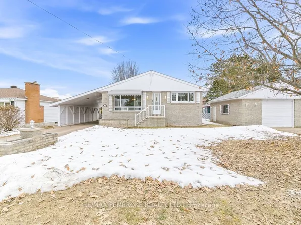 61 Church St, Laurentian Hills, ON K0J 1J0