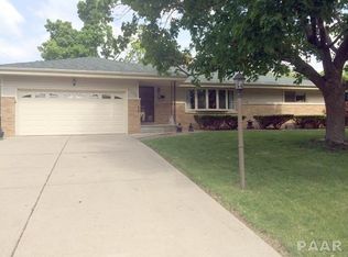 5006 N Mansfield Dr, Peoria, IL 61614