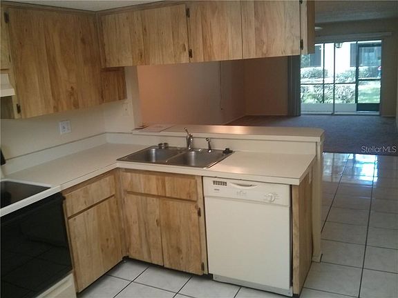 5th image of 211 Palmetto Ct #211