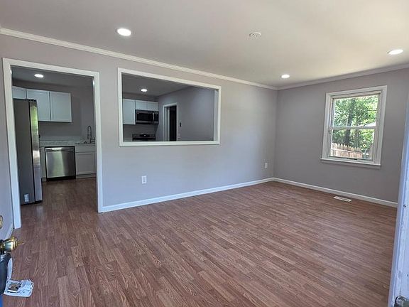 2nd image of 1706 Samuel Ln