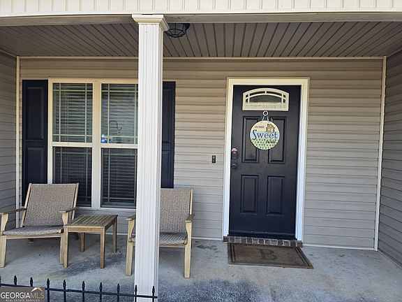 3rd image of 216 Winsted Ct