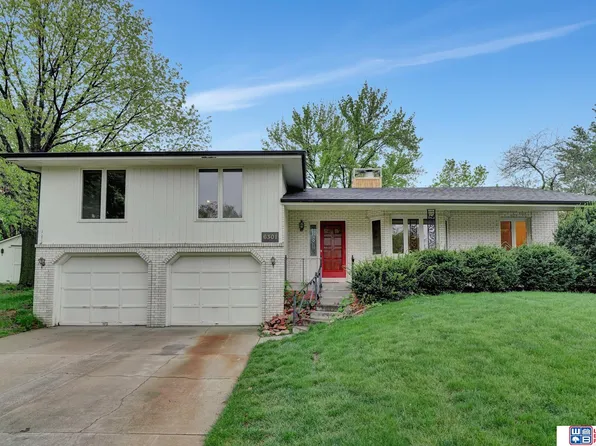 6301 Tanglewood Ct, Lincoln, NE 68516
