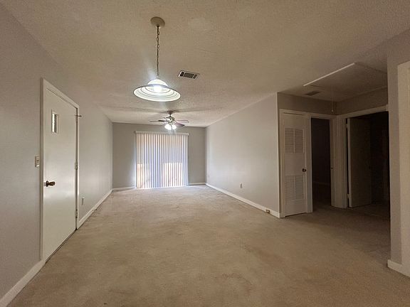 5th image of 115 Pine Loop Cir