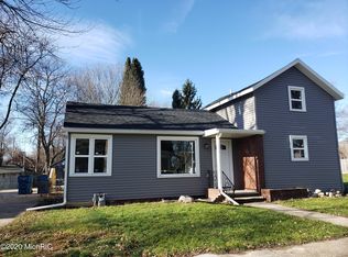 21 Wood Ave, Quincy, MI 49082