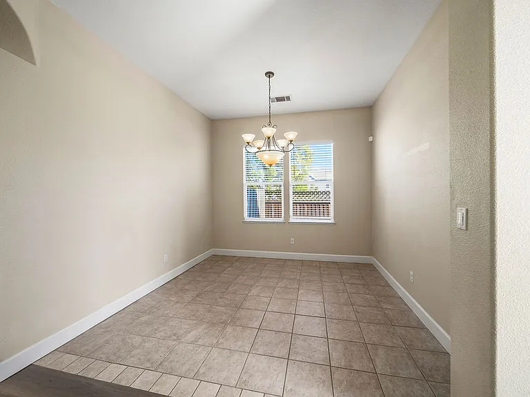 4855 Greencastle Way — Photo 8