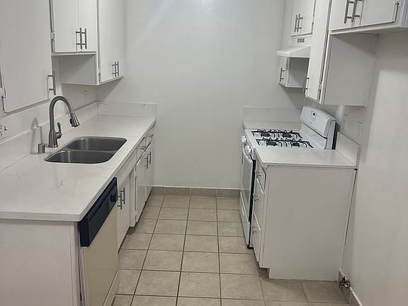 2nd image of 3726 Jasmine Ave #104